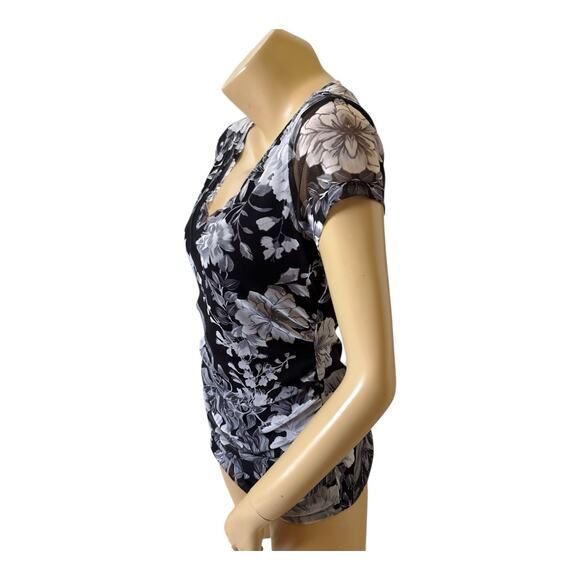 INC Womens Size Medium Short Sleeve V Neck Ruched Knit Floral Print Shirt Top - Picture 2 of 8